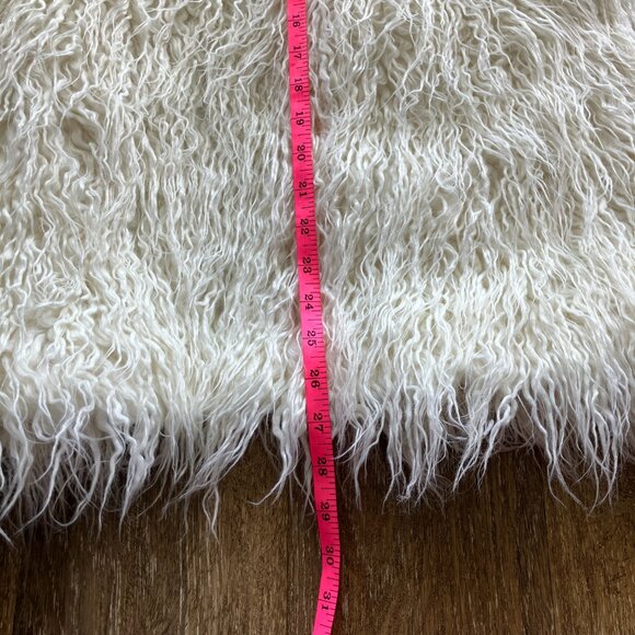Kenar Fuffly Size M Off White Vest - Picture 9 of 9